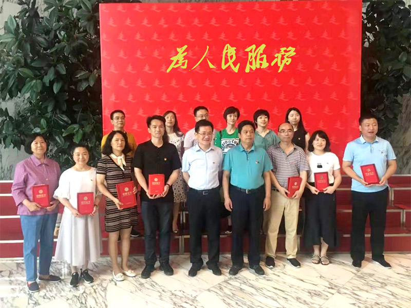 从戍边战士到健康产业领军人:优秀共产党员“李东强”的初心与使命-东强堂官网